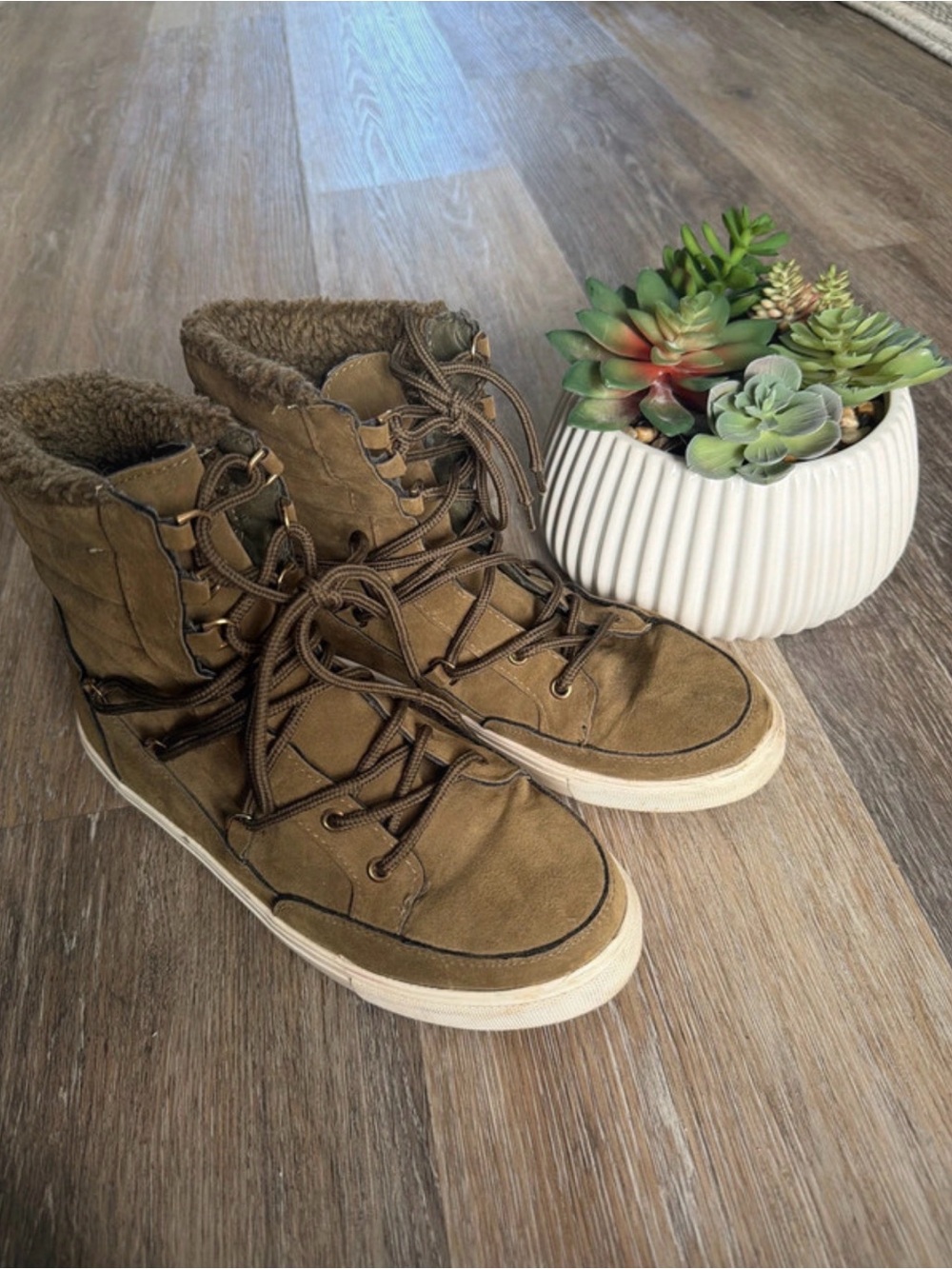 Shoe Dazzle Olive Lace-Up High-Top Women's Boots